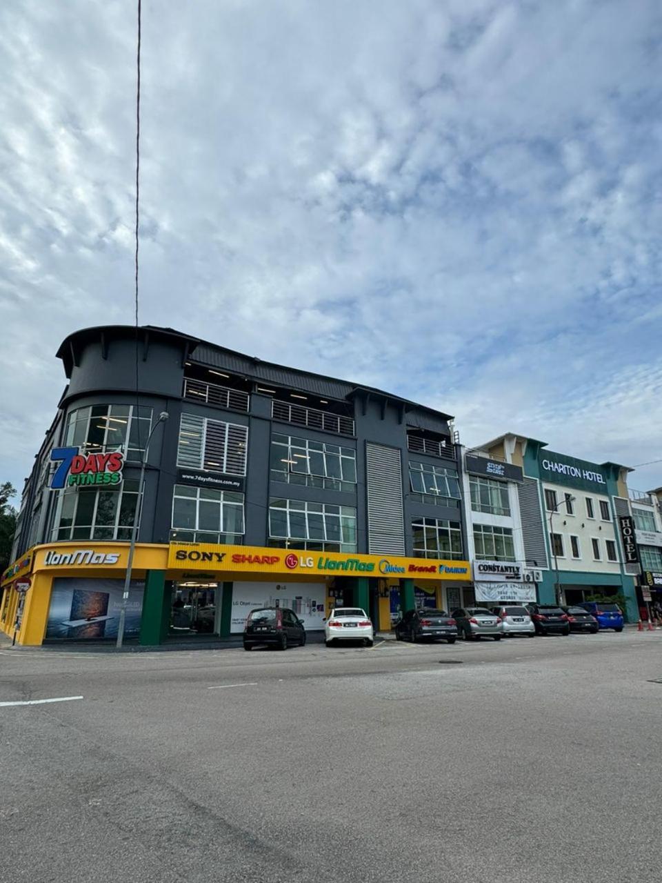 Chariton Hotel Nusa Bestari Johor Bahru Esterno foto